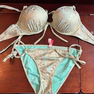 Victoria’s Secret push up bikini 32B top , bottom size small. Worn once